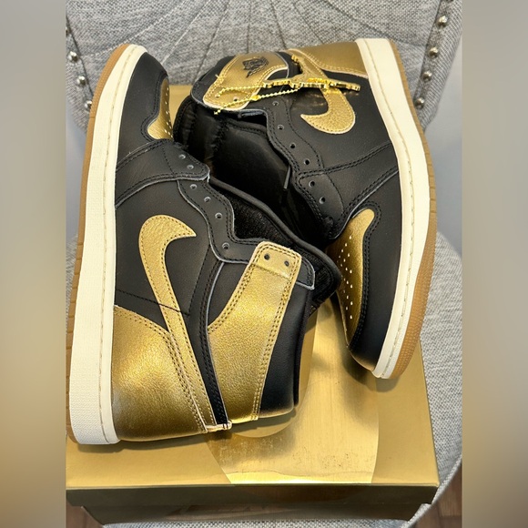 Nike Air Jordan 1 Retro High OG Black Metallic Gold Mens Size 8.5 DZ5485-071 New - Picture 10 of 14